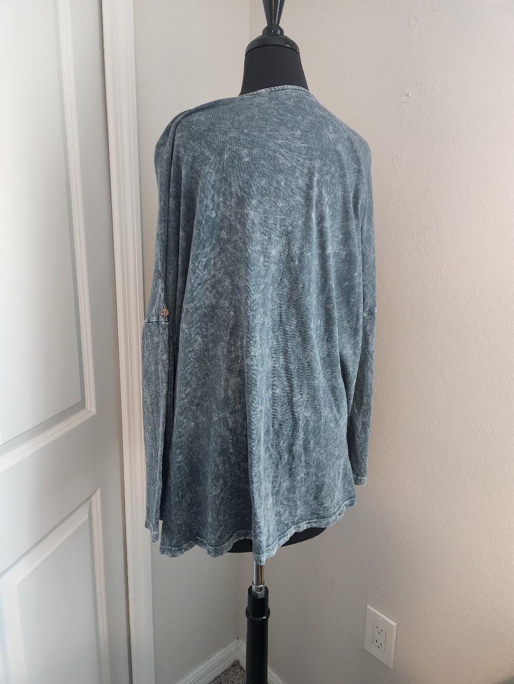 Jess & Jane Washed Charcoal Graphic Scoop-Neck Women’s Sweatshirt - Picture 3 of 10